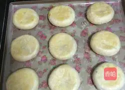 Illustration of how to make fresh meat mooncakes 20