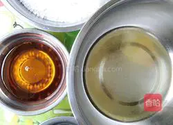 Illustration of how to make five-nut mooncakes 1