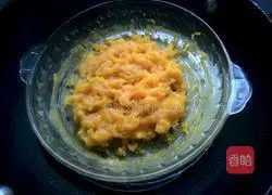 Illustration of how to make carrot snow-skin mooncakes 4