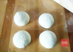 Illustration of how to make supreme sausage buns 5