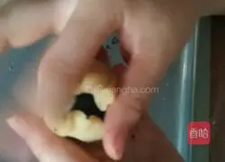 How to make Cantonese-style sesame mooncakes Illustration 8