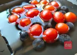 Illustration of how to make salad toast 4