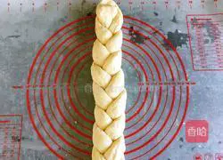 Jenny’s Christmas Wreath Bread Illustration 10