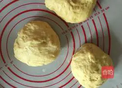 Illustration of how to make honey bean toast 4