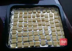 Illustration of how to make small square biscuits 9
