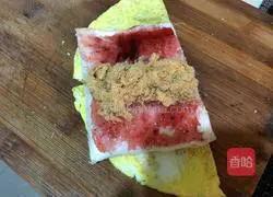 Illustration of how to make seaweed and meat floss toast rolls 6