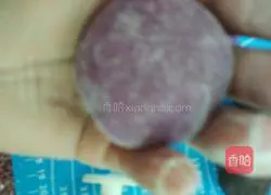 Illustration of how to make purple sweet potato snow-skin mooncakes 9