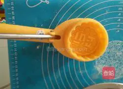 How to make five-nut mooncakes Illustration 3