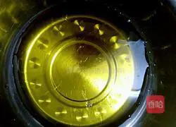 Illustration of how to make five-nut mooncakes 1