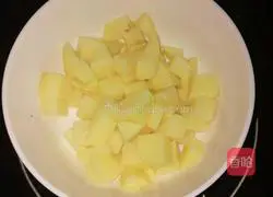 Illustration of how to make potato biscuits 3