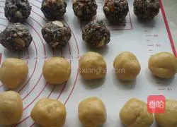 Illustration of how to make Northeastern old-fashioned mooncakes 3