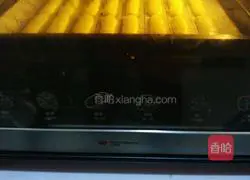 Illustration of making finger biscuits 8