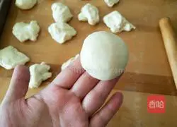 Milk fragrance Illustration of how to make crispy snack buns 10