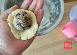 Illustrations of how to make homemade mooncakes 18