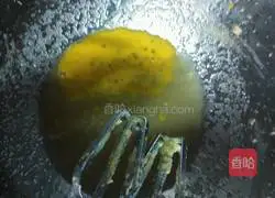 Illustration of how to make chive shortbread cookies 3