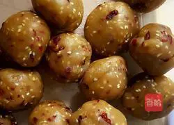 Lotus paste and cranberry mooncake recipe 2