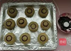 Illustration of how to make Beijing-style red mooncakes 12