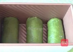 Illustration of making matcha toast bread 17
