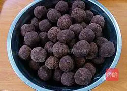 Red bean paste mooncake filling Illustration of how to do it 7