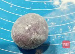 Illustration of how to make purple sweet potato and rose bean paste mooncakes 13