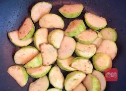 Illustration of how to make poached egg and zucchini toast 12