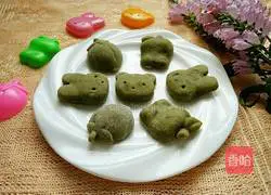 Illustration of how to make children's mooncakes (preserved fruit filling) 11