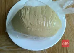 Illustration of how to make egg yolk Cantonese mooncakes 5