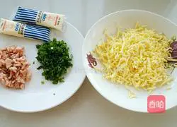 Illustration of how to make chives, bacon, cheese and meat floss bread 14