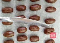 Illustration of how to make cocoa bean biscuits 7