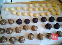 Illustration of how to make homemade mooncakes 4