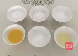 Illustration of how to make orange and chestnut puree snowskin mooncakes 6