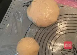 Illustration of how to make fresh meat mooncakes 5