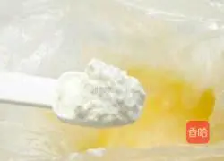 Illustration of how to make simple microwave biscuits 3