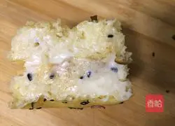 Illustration of how to make salad colored meat floss bread 15