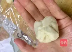 Illustration of how to make fresh meat mooncakes (pork roast) 11