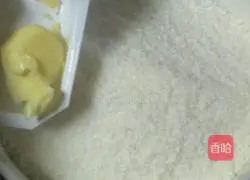 Illustration of how to make customized egg paste flower buds 9