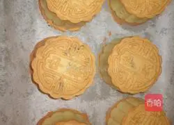 Illustration of making homemade five-nut mooncakes 14