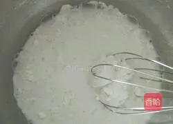 Illustration of how to make snowskin mooncakes (custard filling) 2