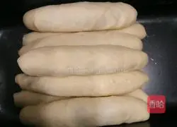 Illustration of how to make two-color toast 6