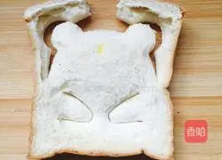Illustration of how to make bear toast 3
