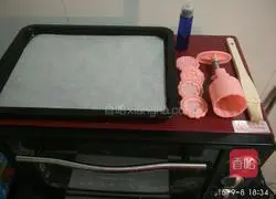 Illustration of homemade moon cake red bean paste filling, mung bean paste filling, pineapple filling and five kernel filling 2