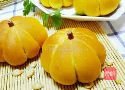 Illustration of how to make pumpkin and meat floss bread 24