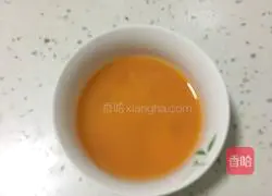 Illustration of how to make lotus paste and egg yolk mooncakes 3