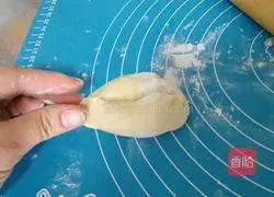 Illustration of how to make salad ham bread 8