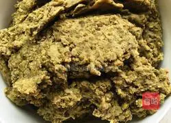 Honey Skin Mung Bean Filling Mooncakes Illustration of how to do it 3