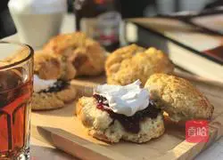 British afternoon tea: Illustration of how to make scones 14