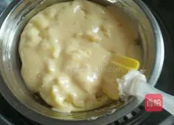 Milk Illustration of how to make yellow stuffing (mooncake stuffing) 11
