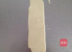 Illustration of how to make crispy five-nut mooncakes 5