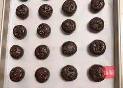 Illustration of how to make soft chocolate almond cookies 10