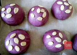 Illustration of how to make low-calorie purple potato bread 10